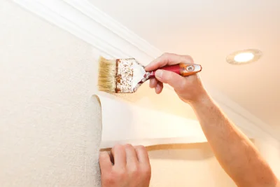 Pose de papier peint à Vayres — revêtements muraux et toiles de verre